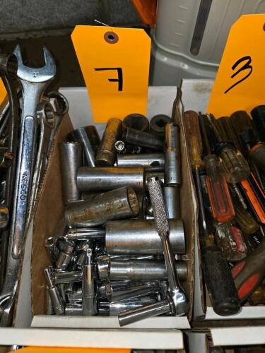 LOT SOCKETS
