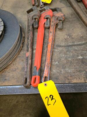 LOT PIPE WRENCHES