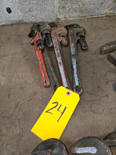 LOT PIPE WRENCHES