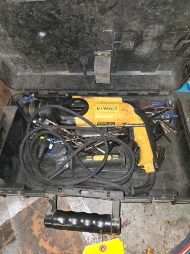 LOT DEWALT IMPACT DRILL