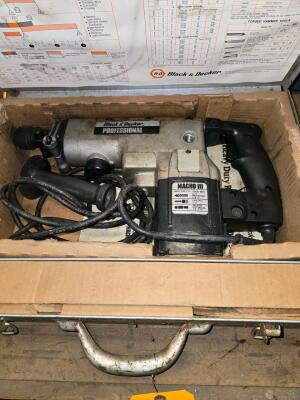 LOT BLACK & DECKER PROFESSIONAL MACHO III HEAVY DUTY ROTO-HAMMER