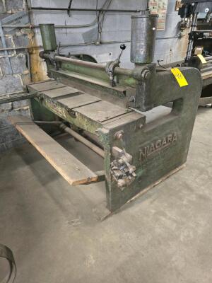 NIAGARA MANUAL SHEET METAL SHEAR; APPROXIMATELY 48" CUTTING WIDTH; 16 GAUGE CAPACITY - 2