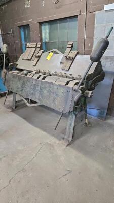 CHICAGO D & K FINGER BRAKE; MODEL W39; 72" WIDE; 16 GUAGE CAPACITY