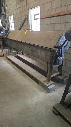 DREIS & KRUMP MODEL 1016 MANUAL SHEET METAL BENDING BRAKE; 121" WIDE X 16 GUAGE CAPACITY