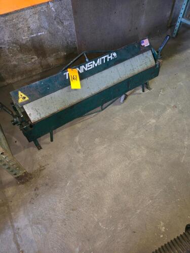 LOT TENNSMITH BENCH TOP FINGER BRAKE