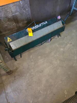 LOT TENNSMITH BENCH TOP FINGER BRAKE