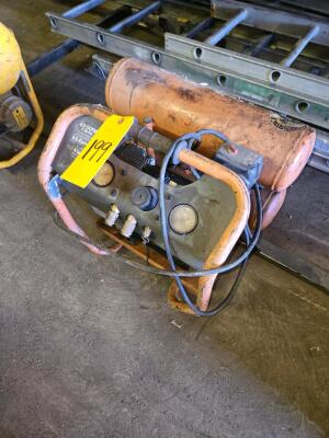 LOT RIDGID PORTABLE AIR COMPRESSOR; 150PSI; 4.5 GALLON