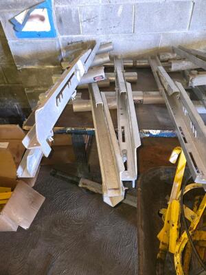 LOT LADDER AND SAFETY GEAR - 5