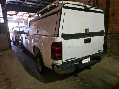 GMC SIERRA WORK TRUCK; REGULAR CAB; 8' BED; 2008; ARE SERVICE TOPPER - 3