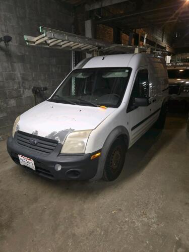 FORD TRANSIT CONNECT CARGO VAN; 2013; 2.0L I4; FRONT WD; 4-SPEED AUTO.; 135.3 CU. FT. CARGO SPACE; 189,060 MILES