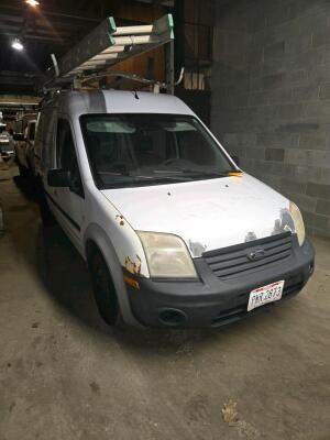 FORD TRANSIT CONNECT CARGO VAN; 2013; 2.0L I4; FRONT WD; 4-SPEED AUTO.; 135.3 CU. FT. CARGO SPACE; 189,060 MILES - 4