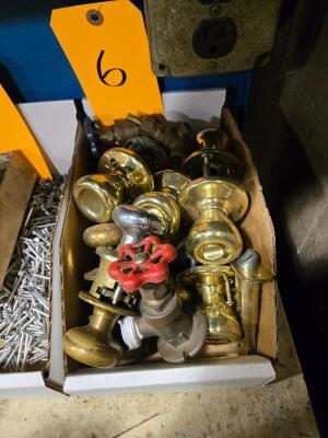 LOT DOOR KNOBS AND VALVES