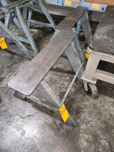 LOT HEAVY DUTY STEEL WORK STANDS