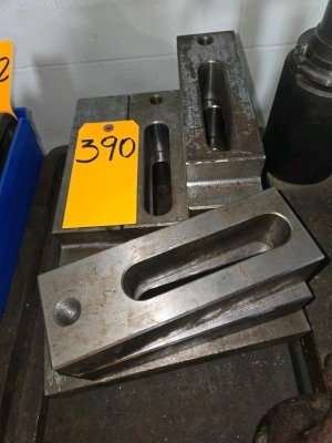 LOT MISC. FIXTURES