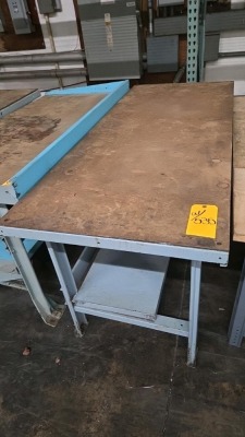LOT WORK BENCHES - 4