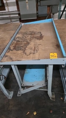 LOT WORK BENCHES - 5