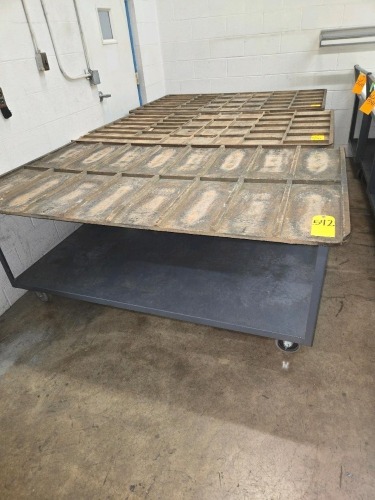 LOT ROLLING CARTS