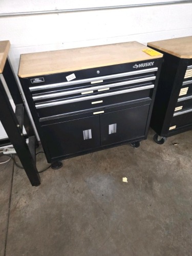 HUSKY ROLLING TOOL CABINET