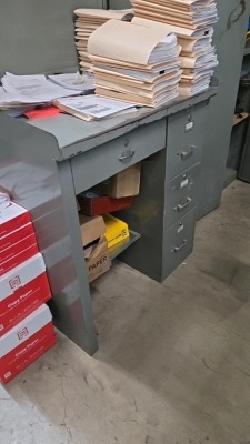 LOT CONTENTS OF ROOM-NO DOCUMENTS - 12