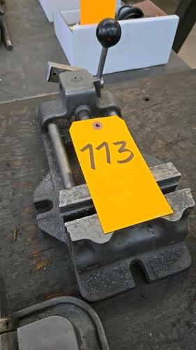 MILL VISE; 4"