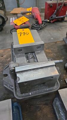 MILL VISE; 6"