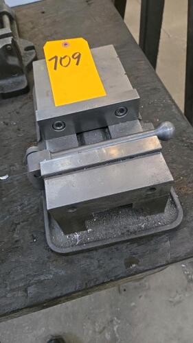 MILL VISE; 6"