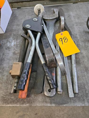 LOT MISCELLANEOUS TOOLS
