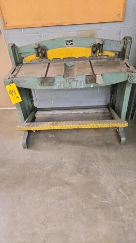 PEXTO FOOT SHEAR; MODEL 137-K; 16 GUAGE CAPACITY