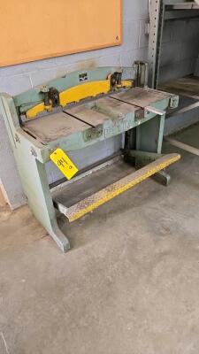 PEXTO FOOT SHEAR; MODEL 137-K; 16 GUAGE CAPACITY - 2
