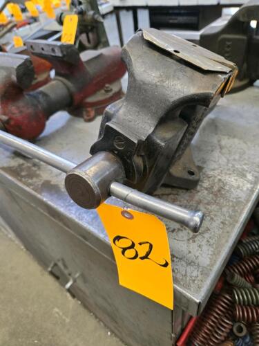 LOT DESMOND STEPHAN BENCH VISE
