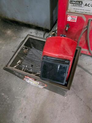 LINCOLN AC/DC ARC WELDER; 225 AMP; CODE #9221-712 - 3